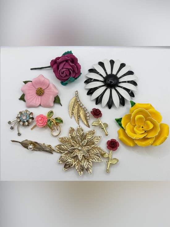 Jewelry - Vintage Brooch Lot – Curated Estate Collection
